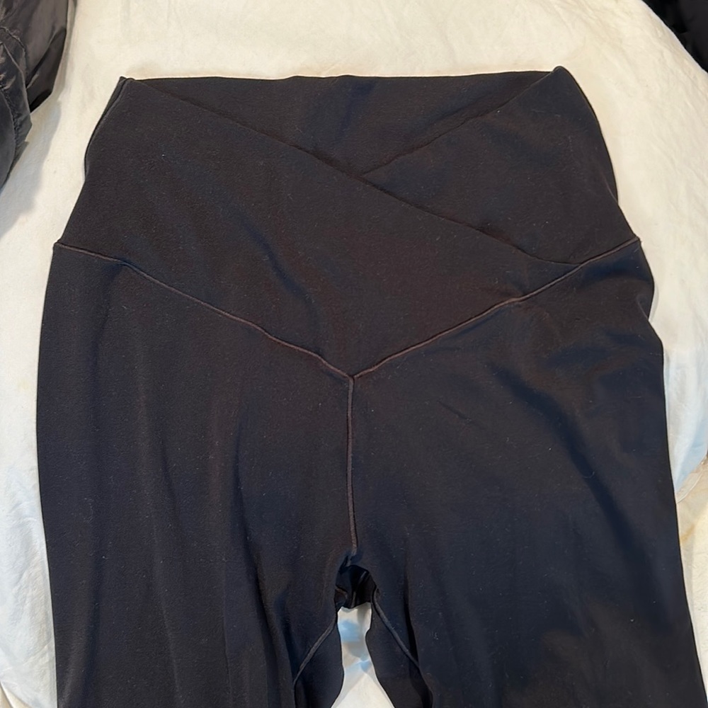 like new offline cross front leggings